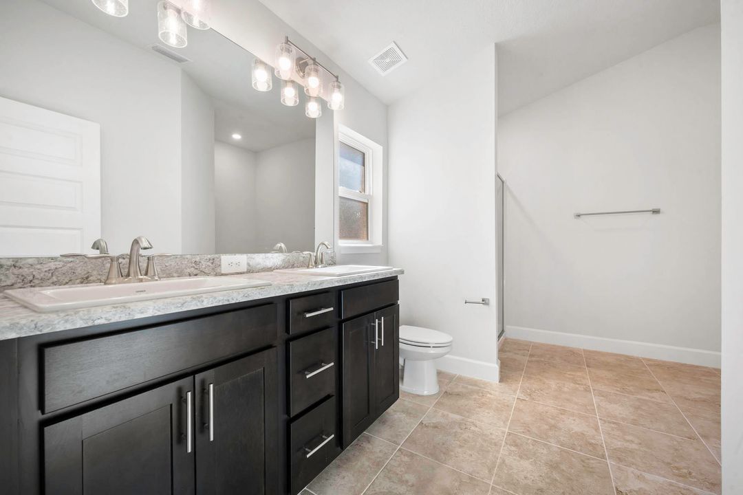 For Sale: $384,652 (4 beds, 2 baths, 1820 Square Feet)