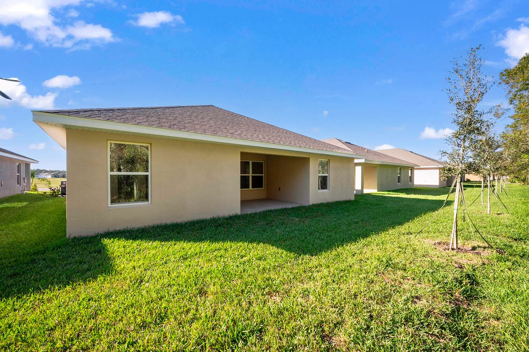 For Sale: $384,652 (4 beds, 2 baths, 1820 Square Feet)