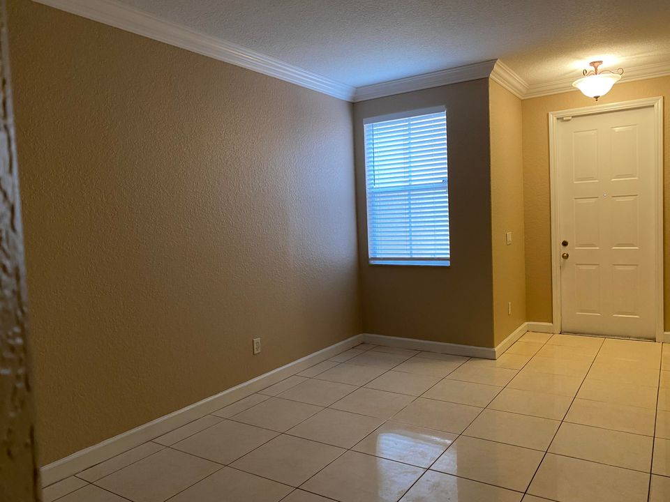 For Rent: $3,000 (3 beds, 2 baths, 1705 Square Feet)