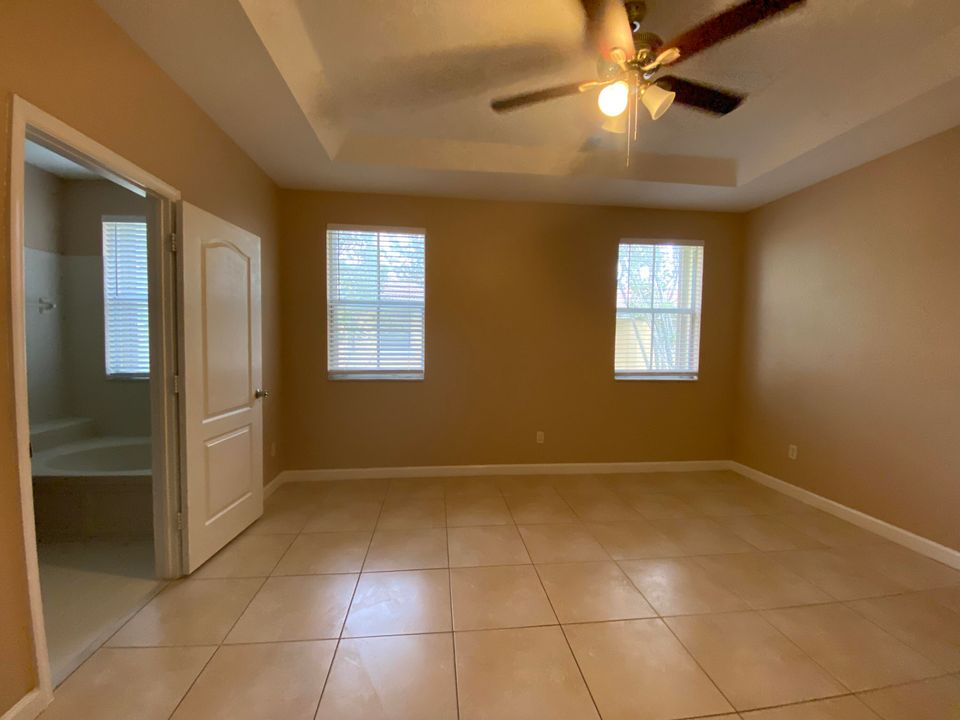 For Rent: $3,000 (3 beds, 2 baths, 1705 Square Feet)