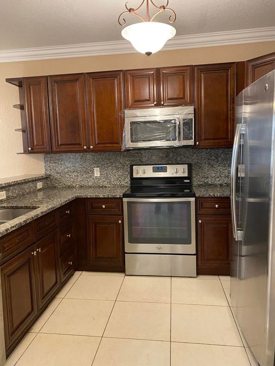 For Rent: $3,000 (3 beds, 2 baths, 1705 Square Feet)