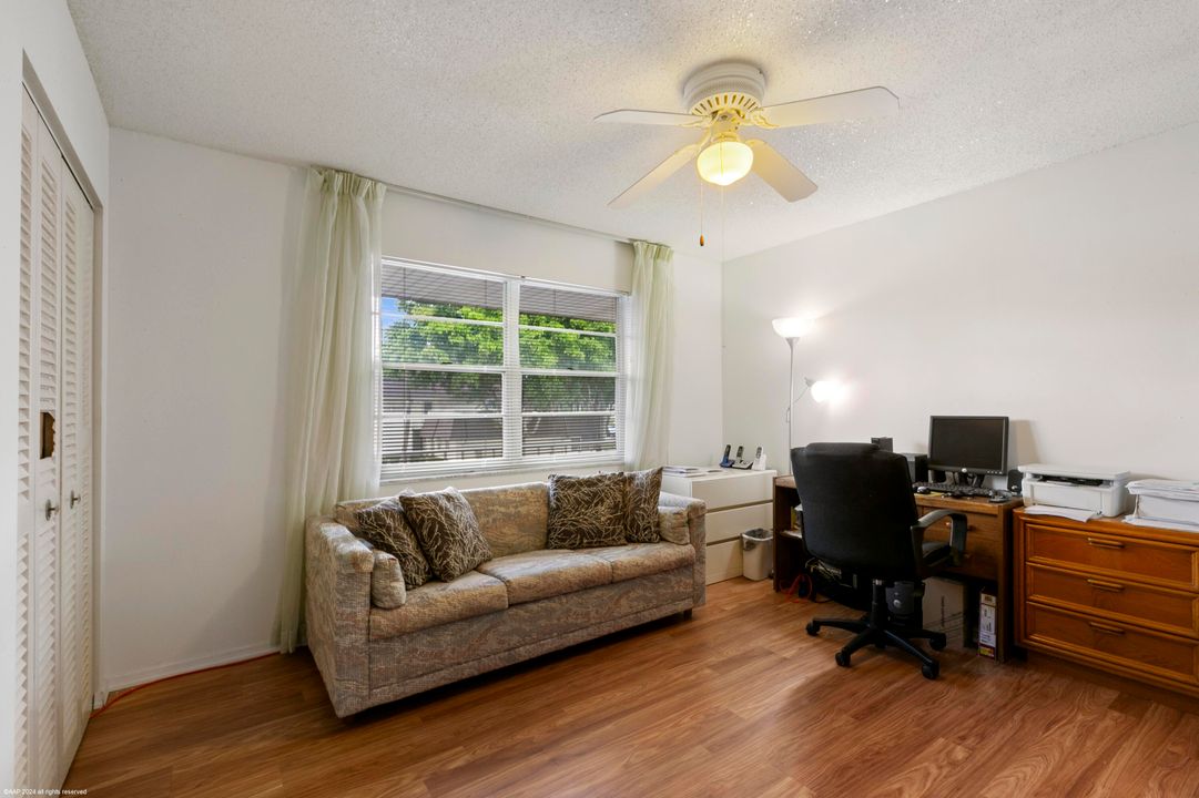 For Sale: $169,000 (2 beds, 2 baths, 1048 Square Feet)