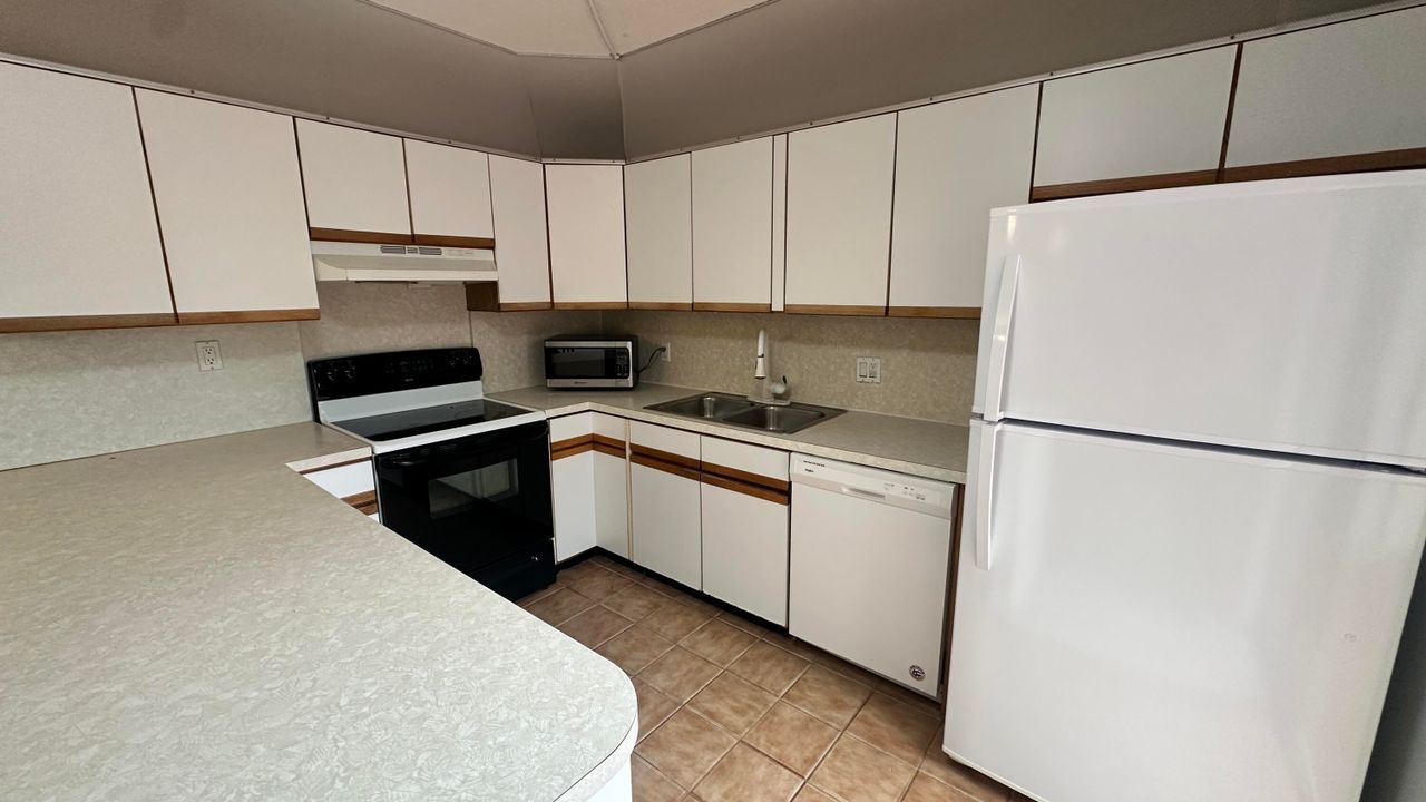 For Rent: $2,100 (2 beds, 2 baths, 1236 Square Feet)