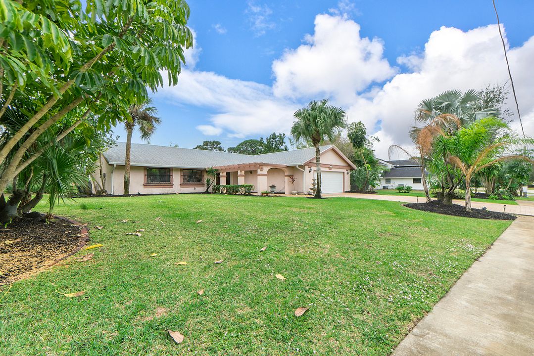 For Sale: $464,900 (3 beds, 2 baths, 1733 Square Feet)