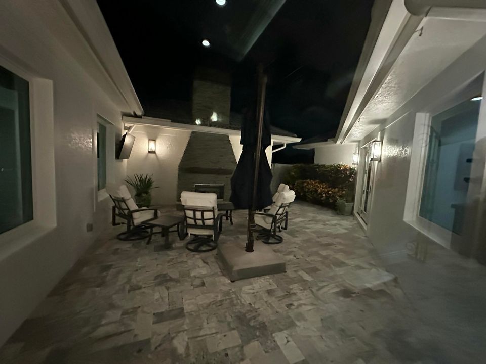 For Sale: $6,495,000 (4 beds, 5 baths, 6341 Square Feet)