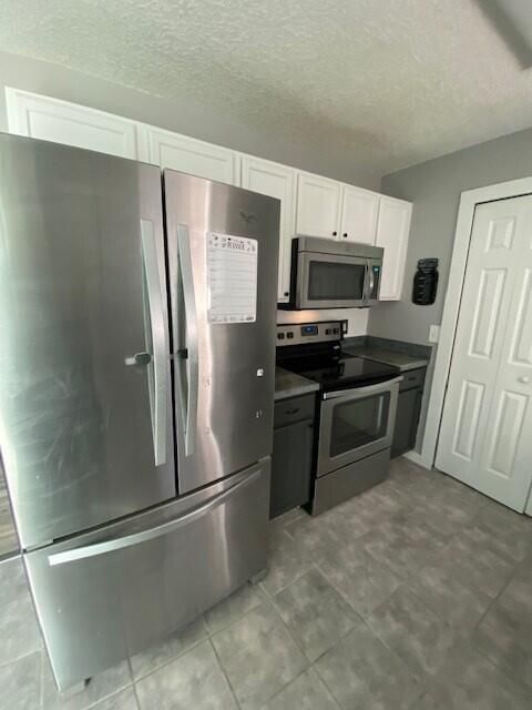 For Sale: $299,000 (3 beds, 2 baths, 1107 Square Feet)