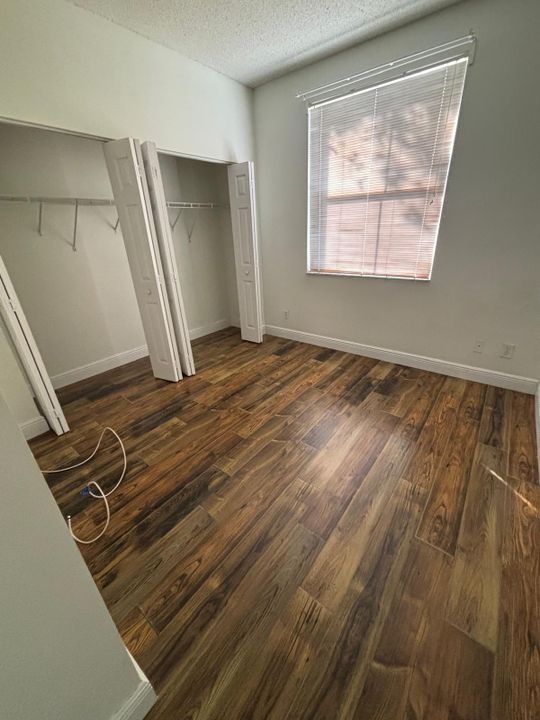 For Rent: $3,000 (3 beds, 2 baths, 1370 Square Feet)