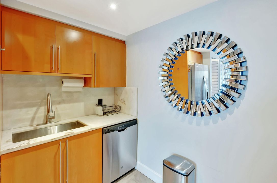 For Sale: $799,000 (1 beds, 1 baths, 808 Square Feet)