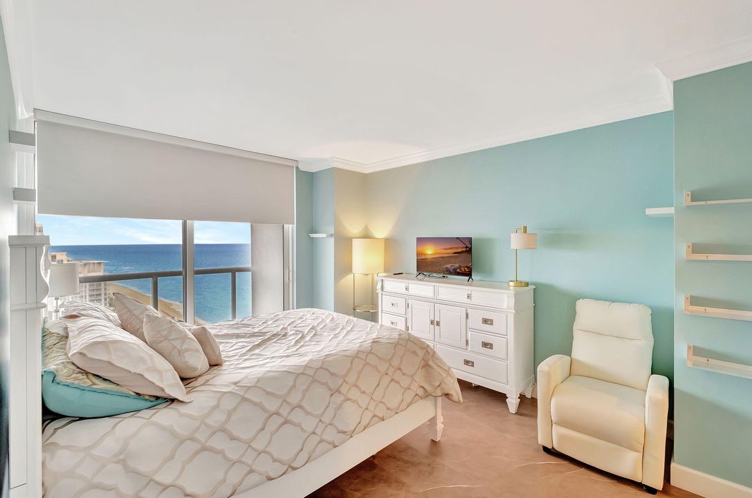 For Sale: $799,000 (1 beds, 1 baths, 808 Square Feet)