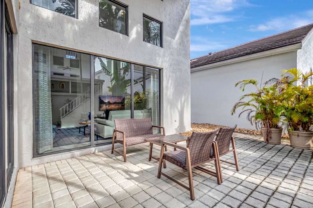 For Sale: $1,695,000 (4 beds, 4 baths, 3196 Square Feet)