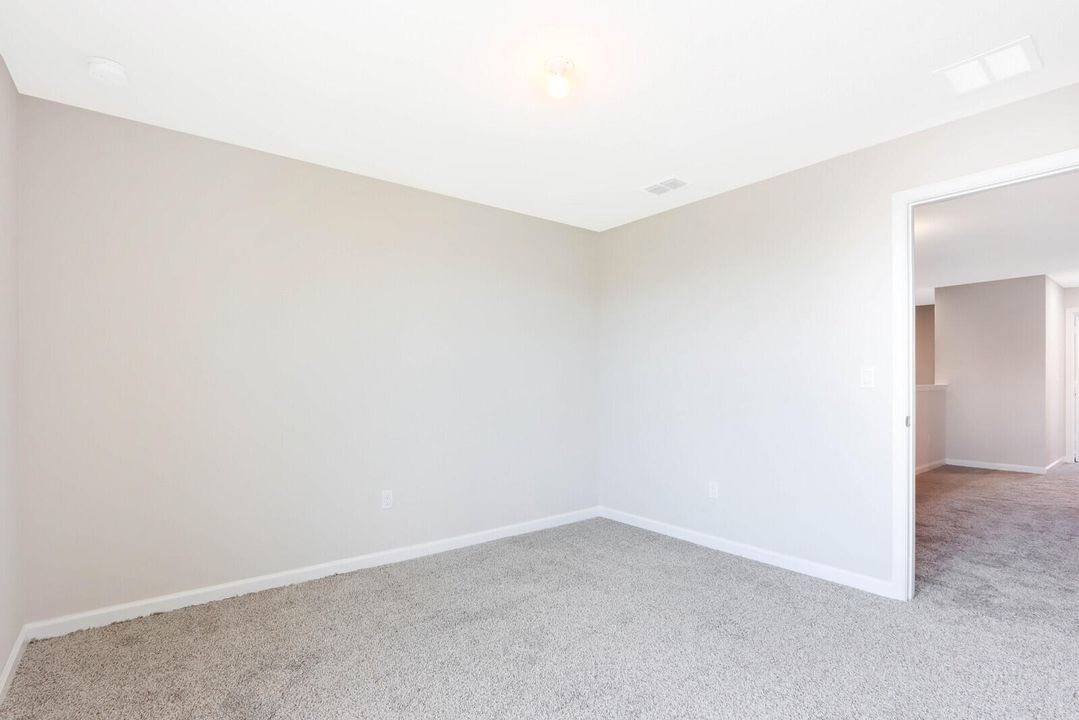 For Rent: $3,000 (3 beds, 2 baths, 1804 Square Feet)