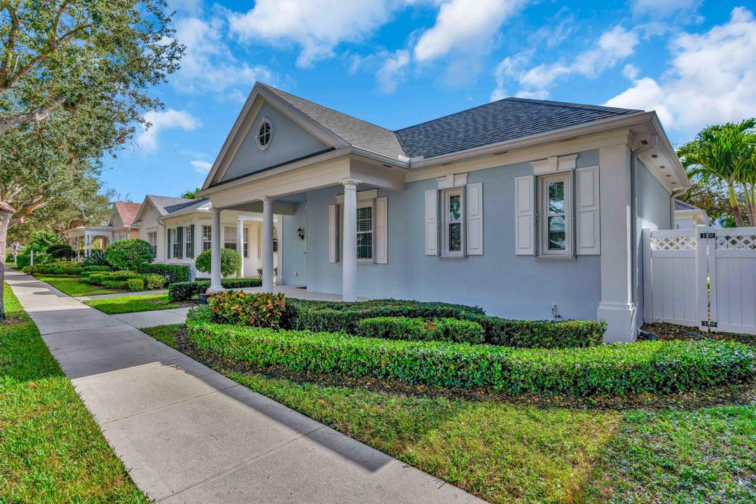 For Sale: $960,000 (3 beds, 2 baths, 2008 Square Feet)