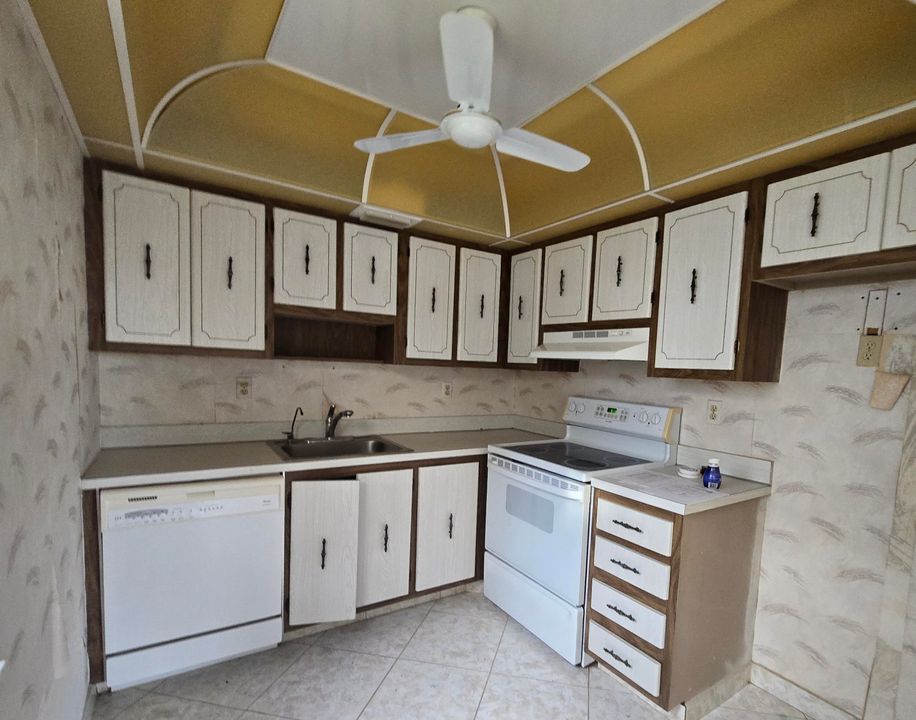 En Venta: $99,450 (2 camas, 2 baños, 907 Pies cuadrados)