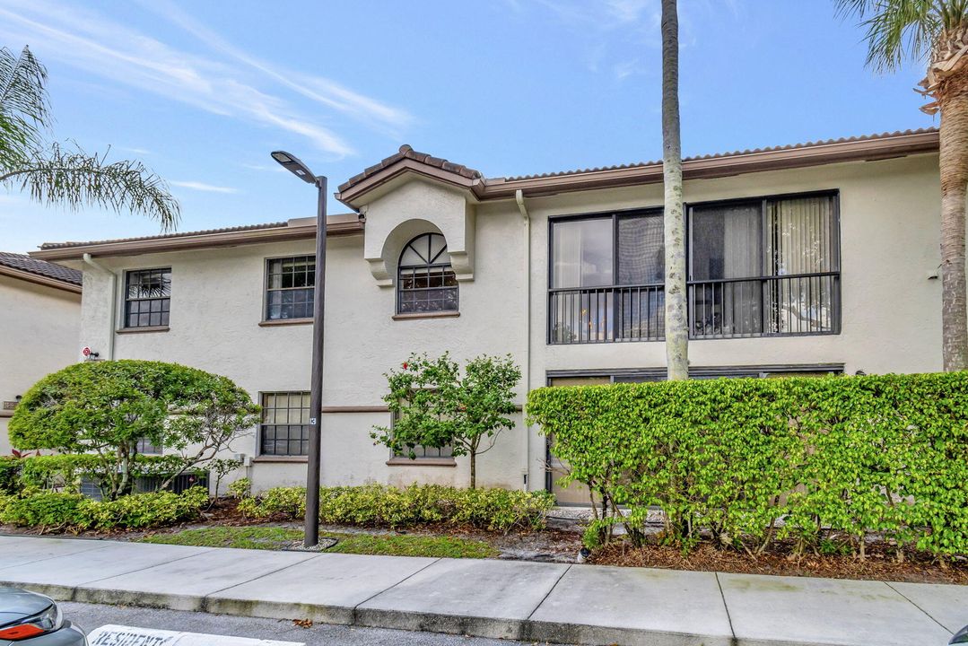 For Sale: $279,000 (3 beds, 2 baths, 1495 Square Feet)