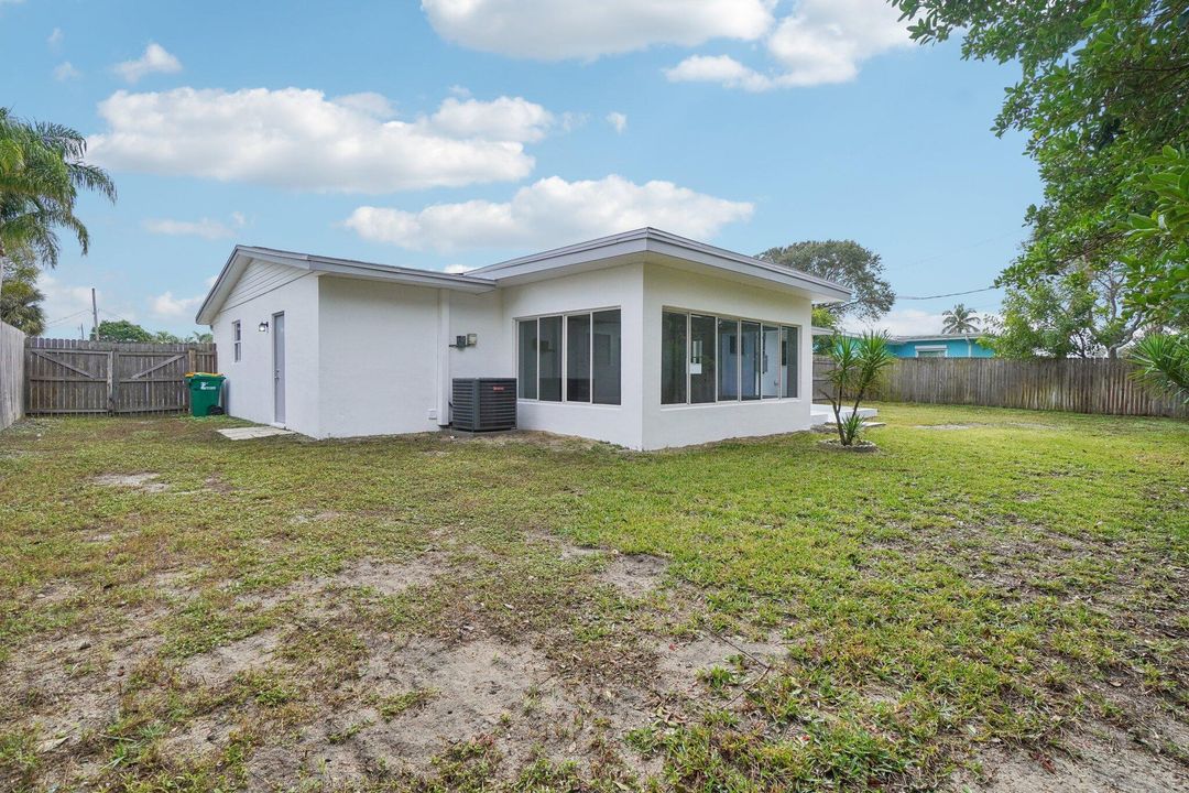 For Sale: $439,900 (3 beds, 2 baths, 1273 Square Feet)