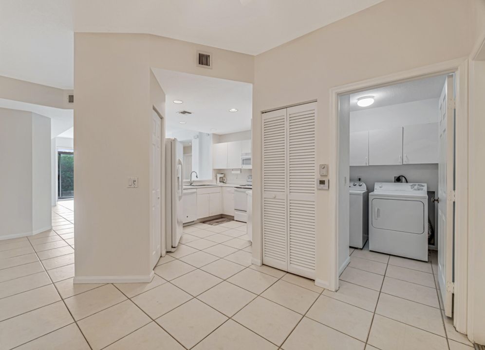 For Sale: $335,000 (2 beds, 2 baths, 1636 Square Feet)