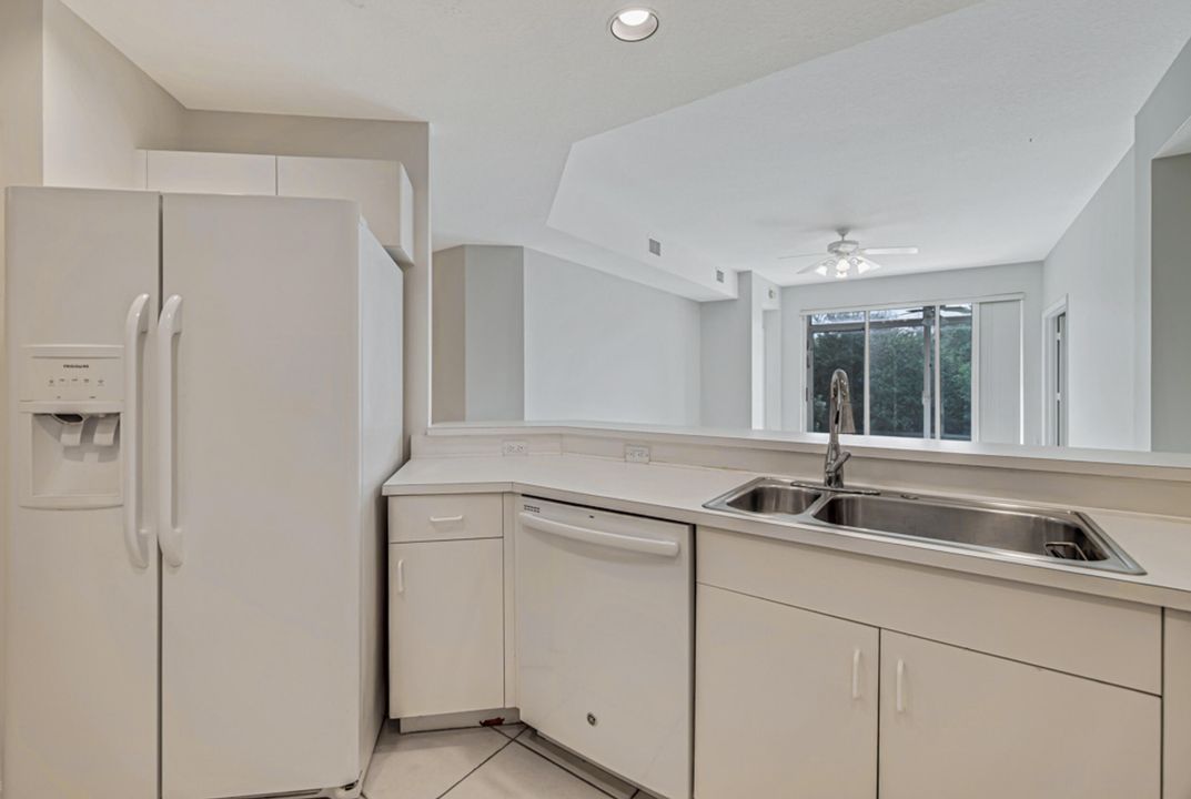 For Sale: $335,000 (2 beds, 2 baths, 1636 Square Feet)