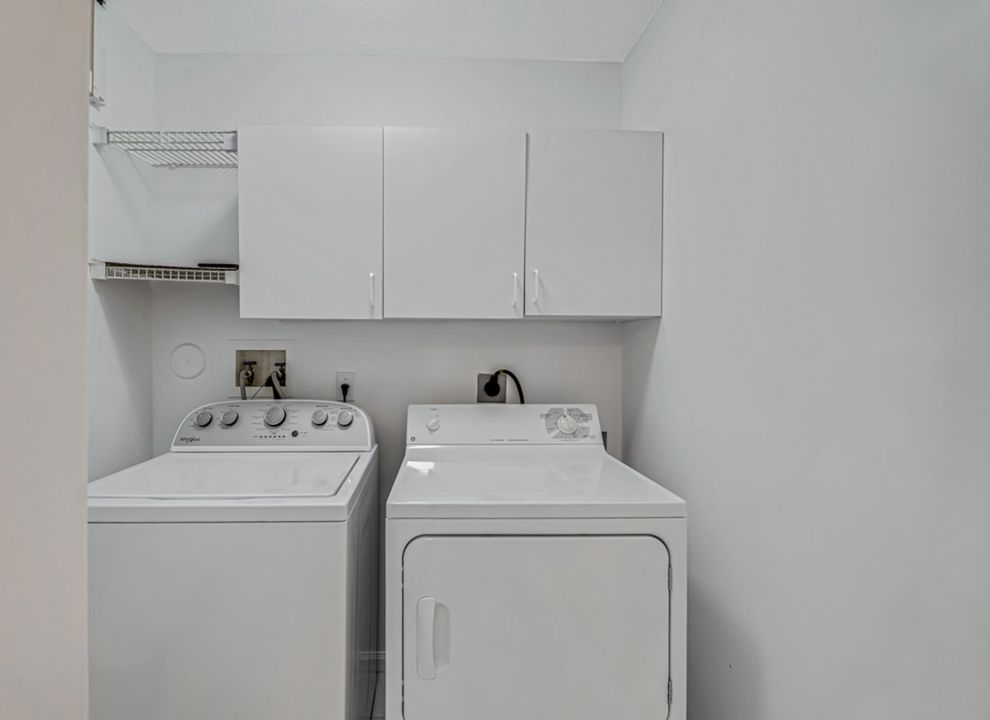 For Sale: $335,000 (2 beds, 2 baths, 1636 Square Feet)