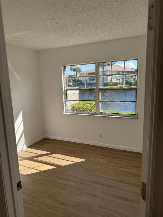 For Rent: $1,800 (2 beds, 2 baths, 886 Square Feet)