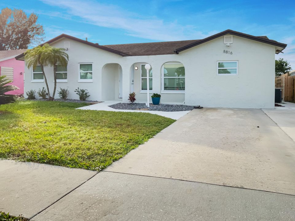 For Sale: $563,000 (3 beds, 2 baths, 1715 Square Feet)