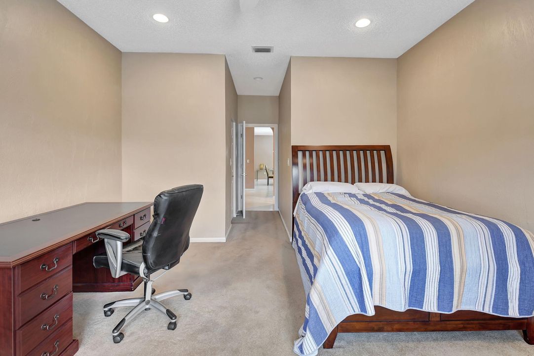 For Sale: $419,000 (2 beds, 2 baths, 1834 Square Feet)