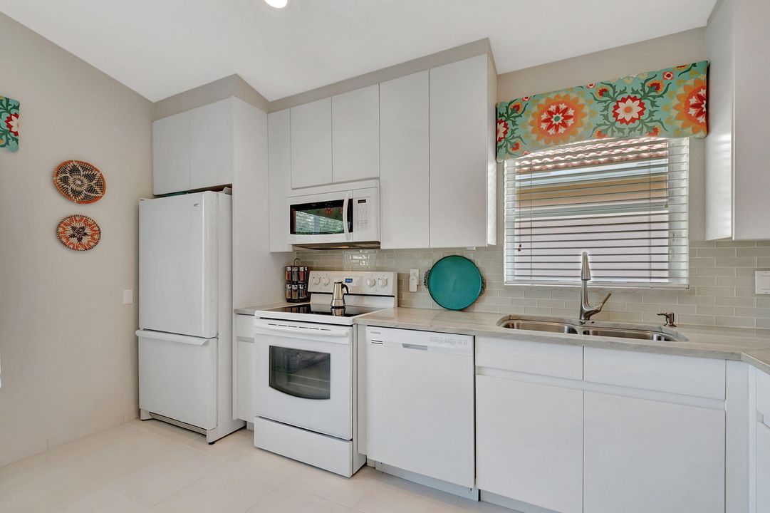 For Sale: $495,000 (3 beds, 2 baths, 1652 Square Feet)