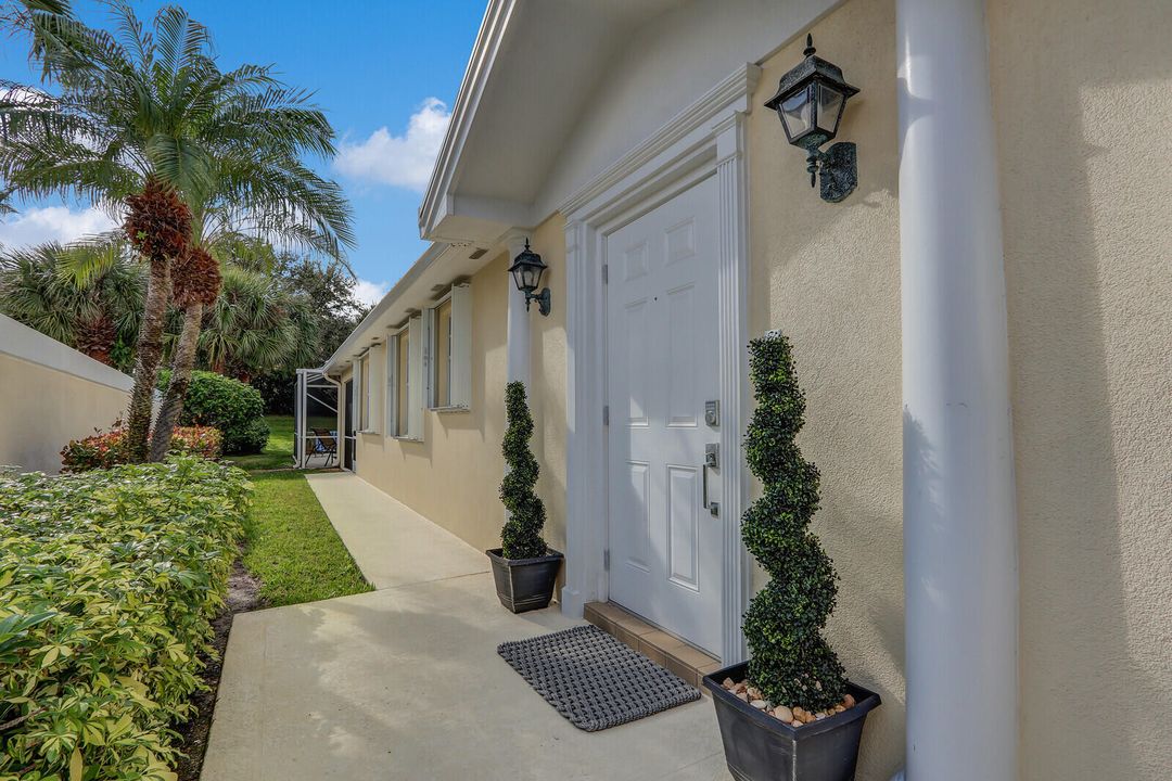 For Sale: $650,000 (2 beds, 2 baths, 1513 Square Feet)