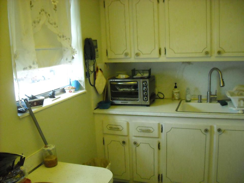 For Rent: $1,700 (2 beds, 1 baths, 798 Square Feet)