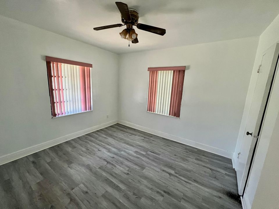 For Rent: $3,400 (4 beds, 2 baths, 1377 Square Feet)