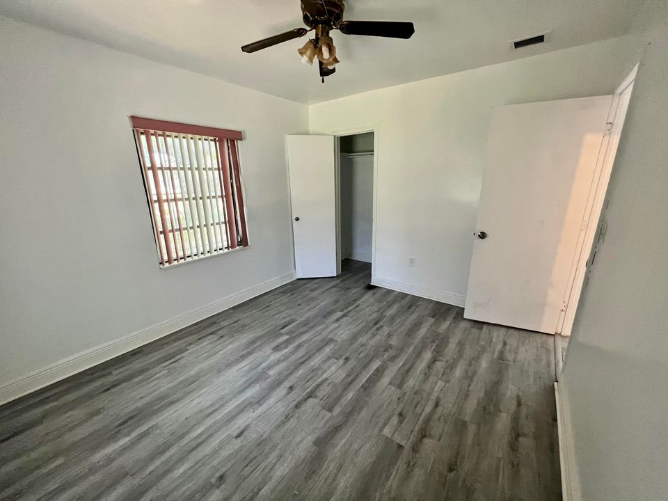 For Rent: $3,400 (4 beds, 2 baths, 1377 Square Feet)