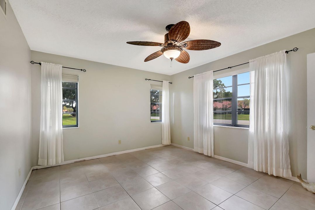 For Sale: $275,000 (2 beds, 2 baths, 1335 Square Feet)