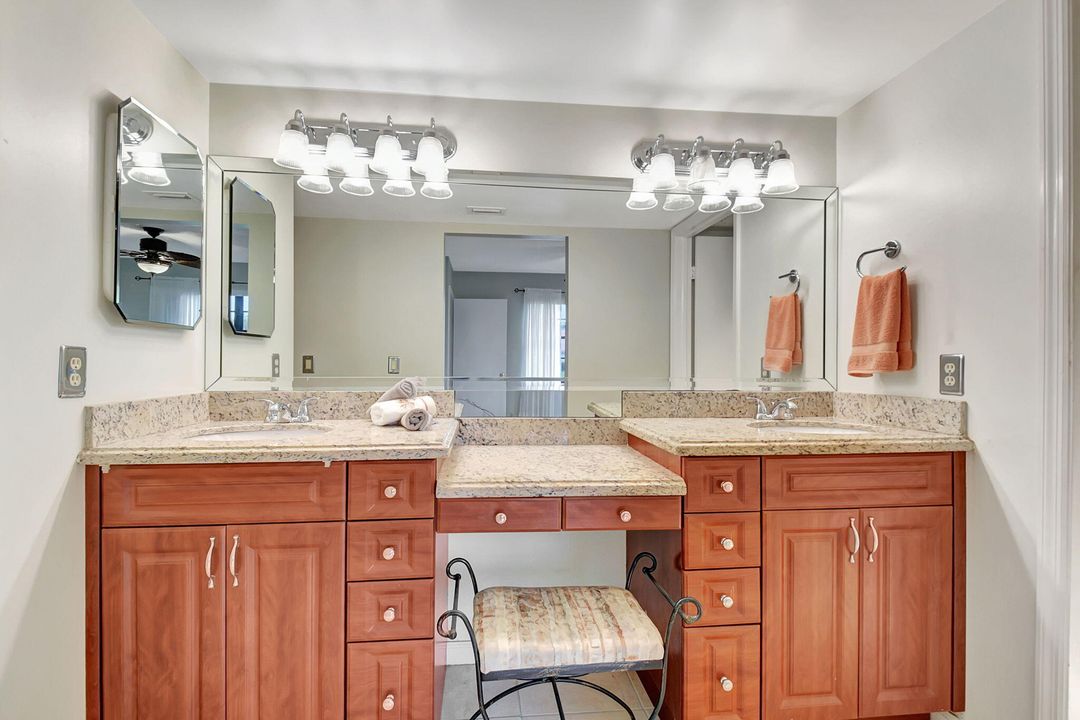 For Sale: $275,000 (2 beds, 2 baths, 1335 Square Feet)