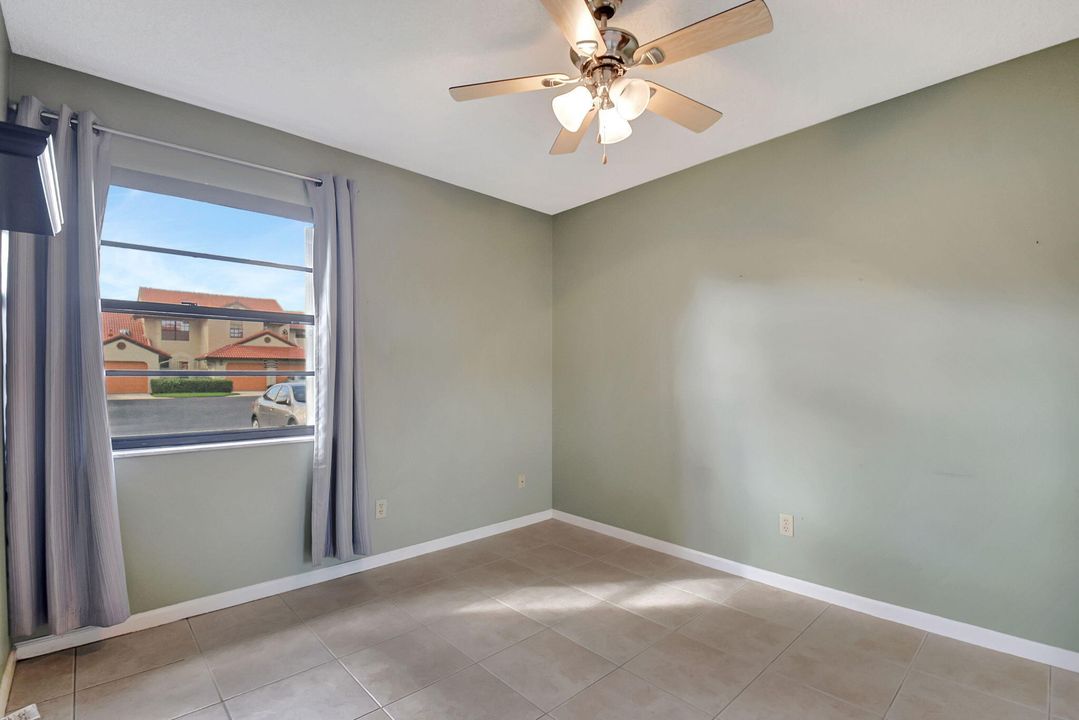 For Sale: $275,000 (2 beds, 2 baths, 1335 Square Feet)