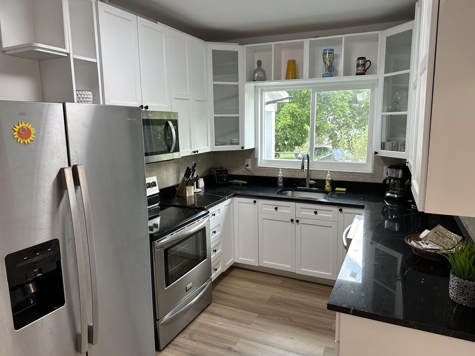 For Rent: $2,500 (2 beds, 2 baths, 1120 Square Feet)