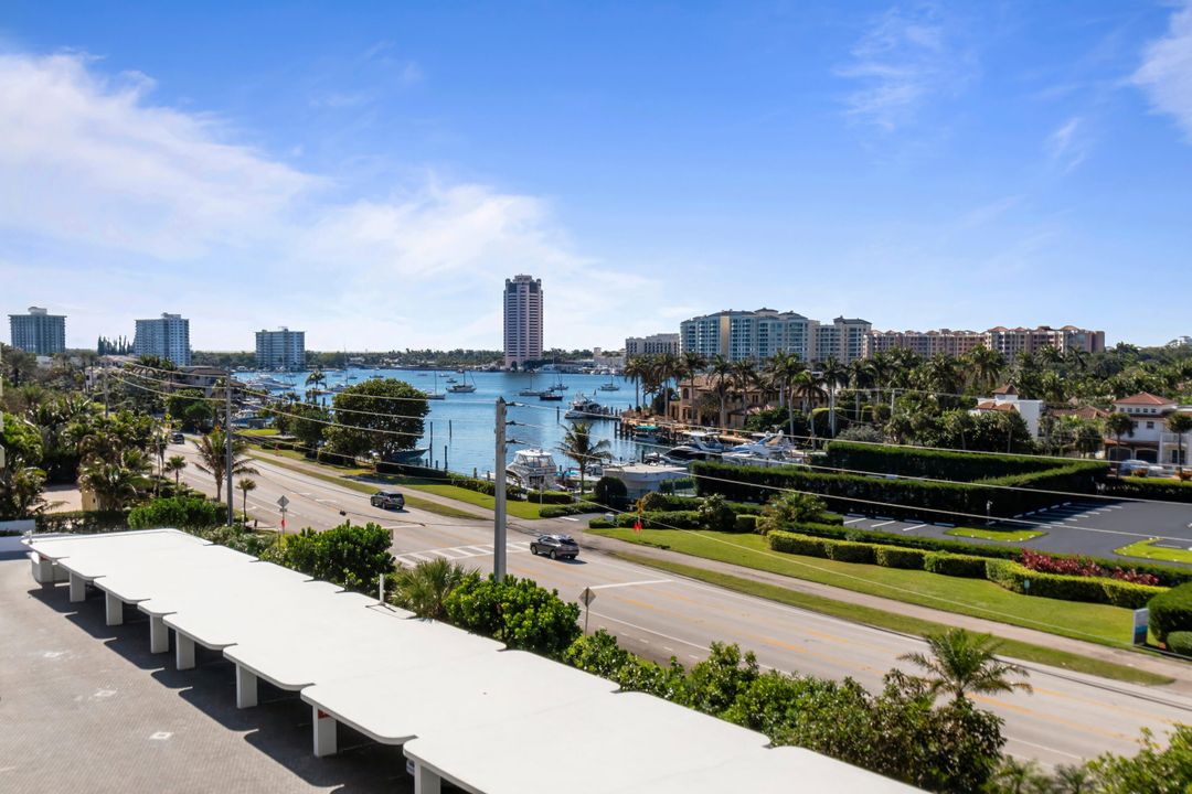 For Sale: $2,399,000 (2 beds, 2 baths, 1526 Square Feet)