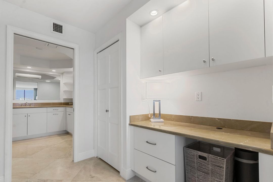 For Sale: $2,399,000 (2 beds, 2 baths, 1526 Square Feet)