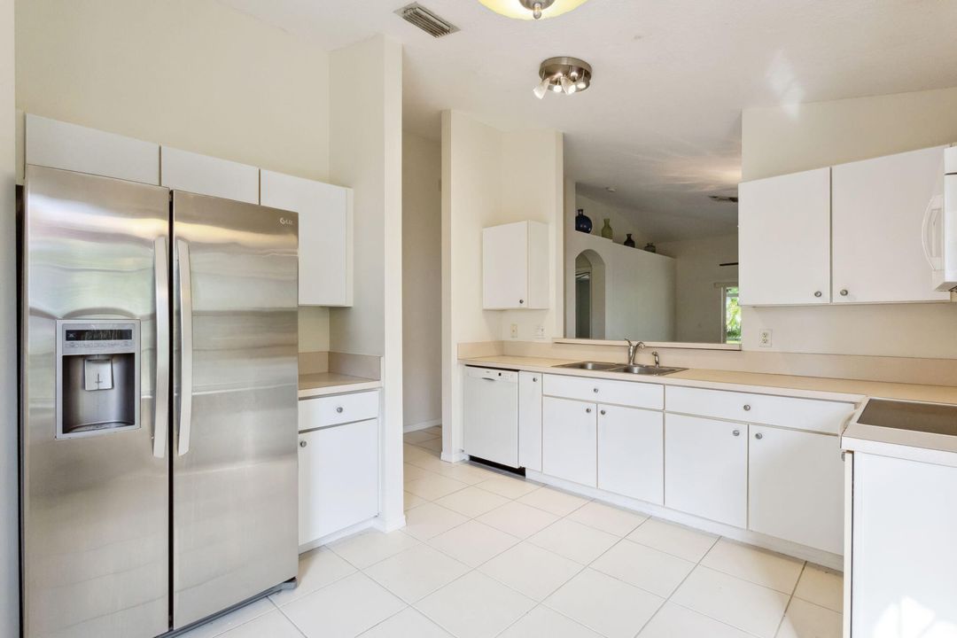 For Sale: $449,000 (3 beds, 2 baths, 1594 Square Feet)