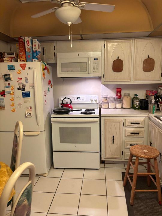 For Sale: $160,000 (2 beds, 2 baths, 960 Square Feet)