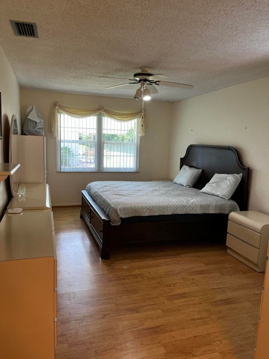 For Rent: $1,800 (2 beds, 2 baths, 1284 Square Feet)