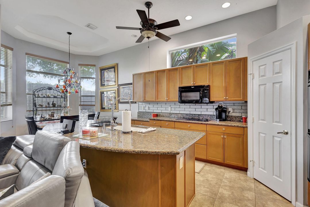 For Sale: $595,000 (2 beds, 2 baths, 2364 Square Feet)