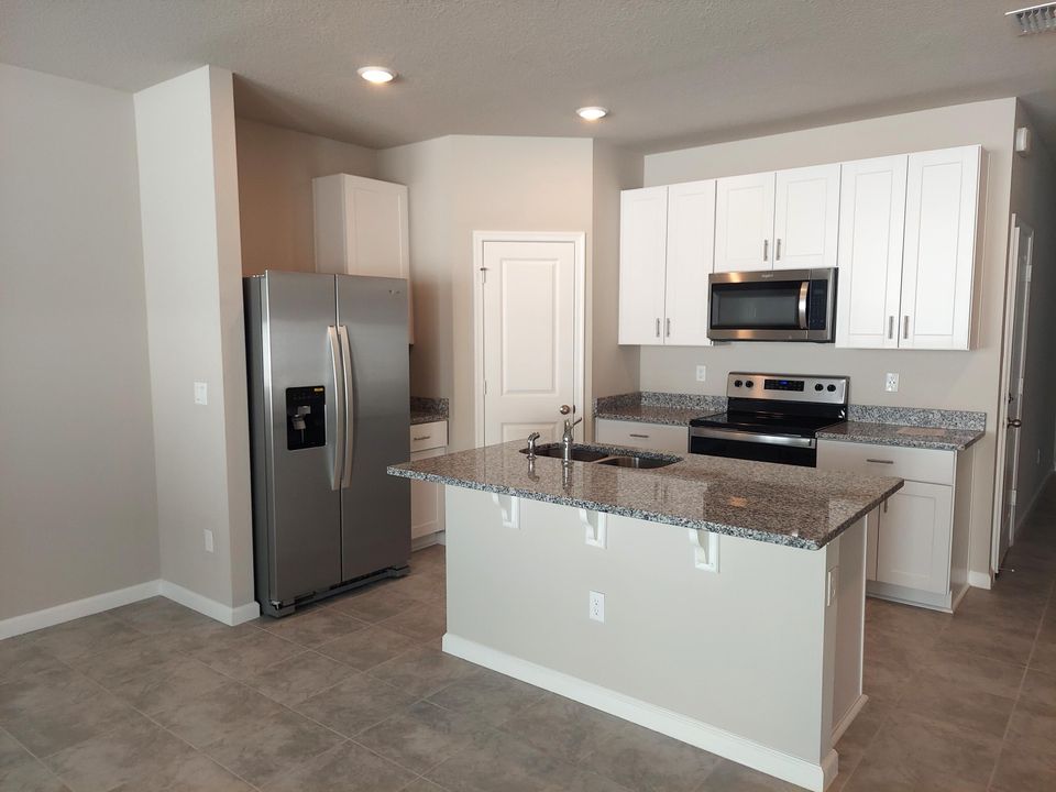 For Rent: $2,600 (3 beds, 2 baths, 1485 Square Feet)