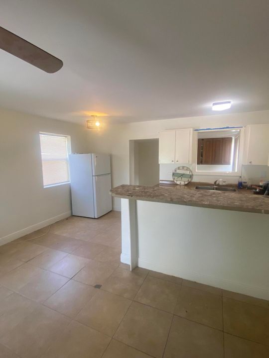 For Rent: $2,600 (3 beds, 1 baths, 1108 Square Feet)