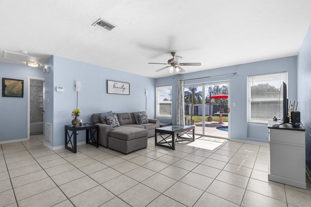 For Sale: $365,700 (3 beds, 1 baths, 1175 Square Feet)