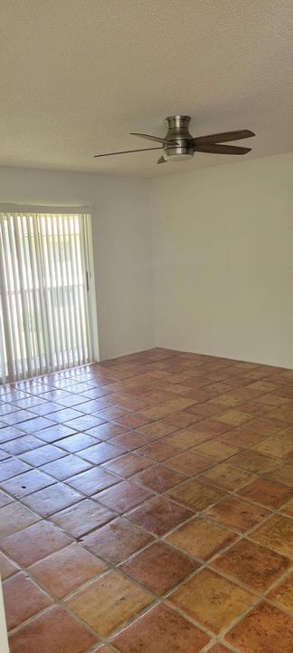 For Sale: $255,000 (2 beds, 2 baths, 1090 Square Feet)