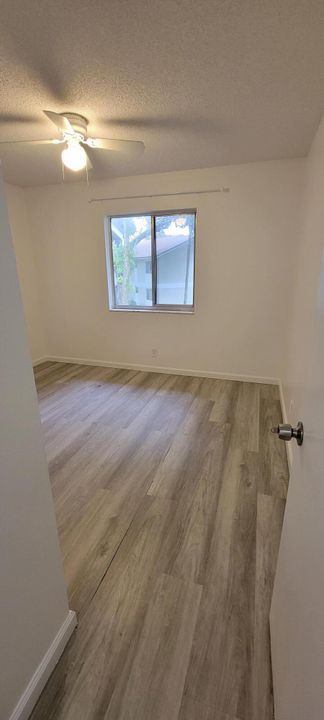 For Sale: $255,000 (2 beds, 2 baths, 1090 Square Feet)