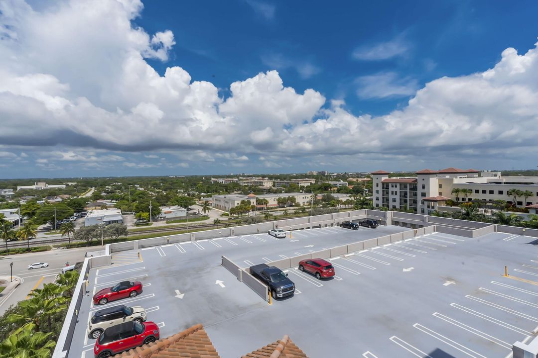 For Sale: $599,999 (2 beds, 2 baths, 1080 Square Feet)