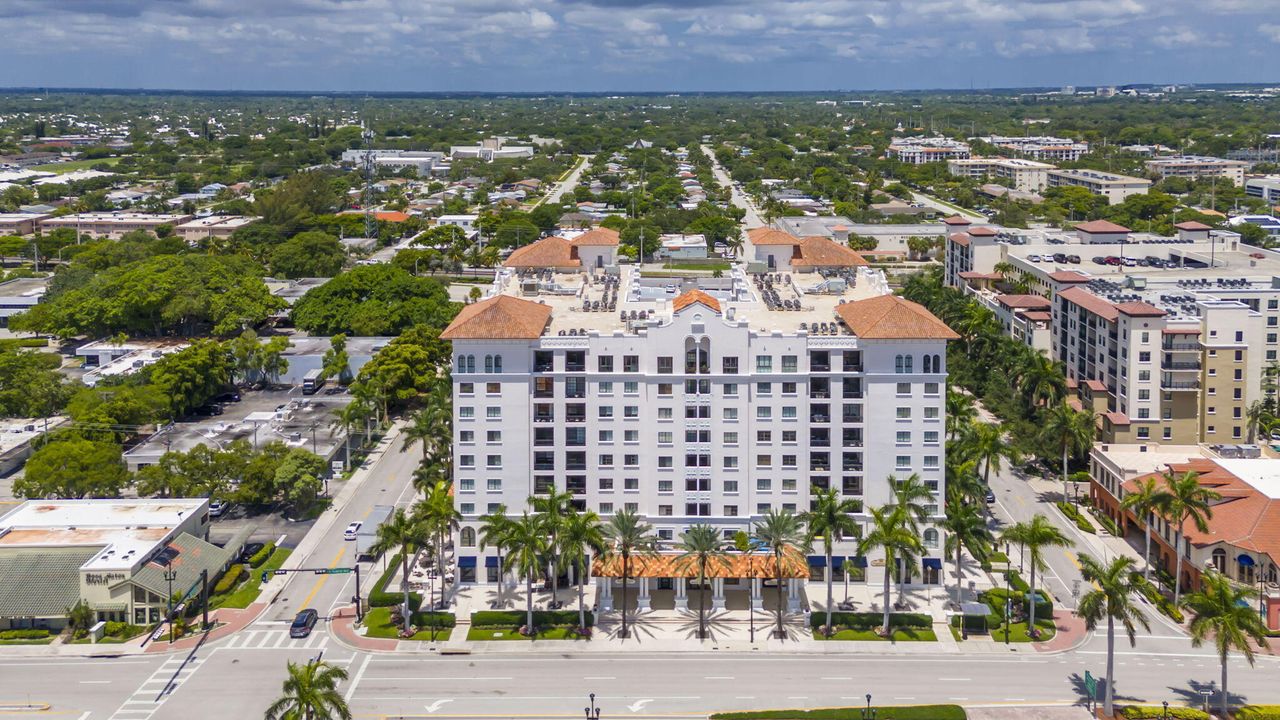 For Sale: $599,999 (2 beds, 2 baths, 1080 Square Feet)