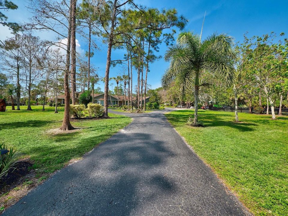 For Sale: $1,550,000 (5 beds, 3 baths, 3286 Square Feet)