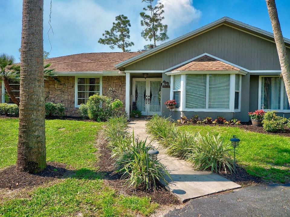 For Sale: $1,550,000 (5 beds, 3 baths, 3286 Square Feet)