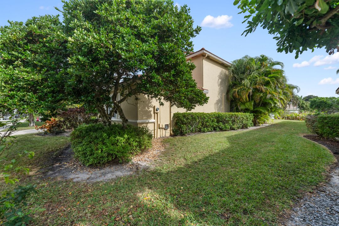 For Sale: $1,090,000 (5 beds, 3 baths, 3366 Square Feet)